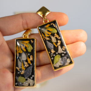 Pendientes pétalos y perlas